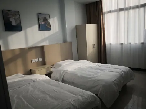 Lanfeng Business Hotel