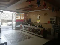 Leshan Zhenzhugang Business Hotel