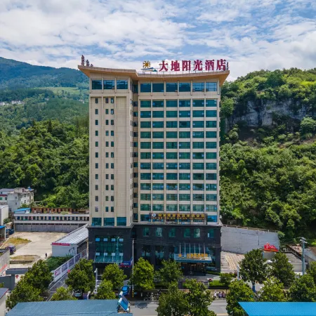 Earth Sunshine Hotel