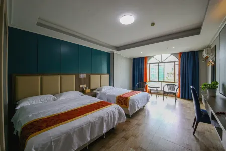 Coconut Wind Business Hotel (Qiongzhong Bus Station Store)