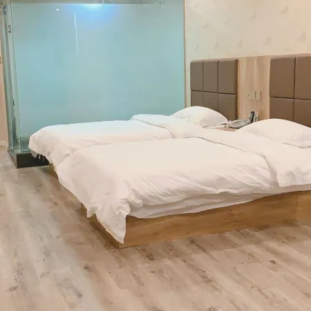 Lingbao Shijia Hotel (Huimeijia Supermarket)