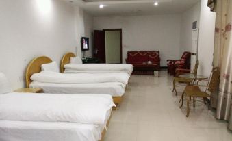 Longnan Huaxin Business Hotel