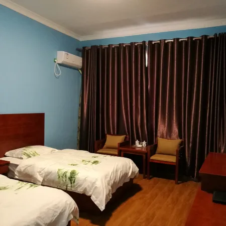 Changning Ziguang Business Hotel