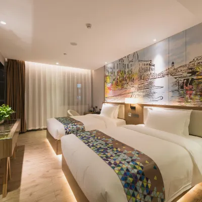 Chaoman Longhe Hotel (Beijing Universal Resort Linheli Subway Station Store) Hotels near Liyuan Station