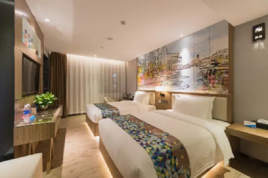 Chaoman Longhe Hotel (Beijing Universal Resort Linheli Subway Station Store) Hotels near Liyuan Station