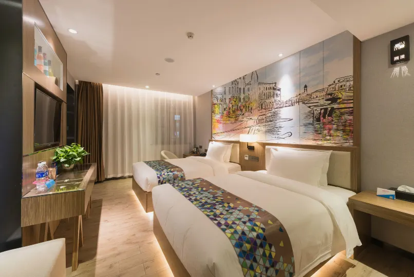 Chaoman Longhe Hotel (Beijing Universal Resort Linheli Subway Station Store)