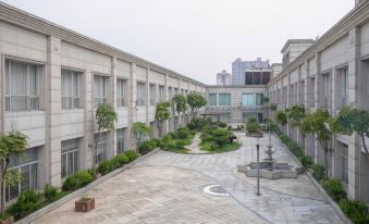 Qiaodu Hotel (Jiangmen Light Rail Station)