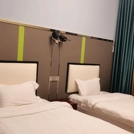 Anlong Yijia Express Hotel