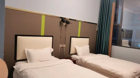Anlong Yijia Express Hotel