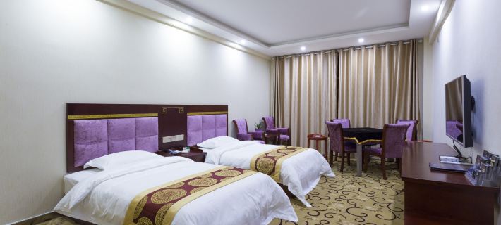 Lintan Honghe Hotel Hotele w: Powiat Lintan
