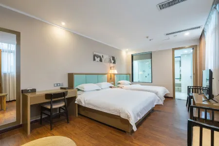 Boyi Hotel (Guangzhou Zhujiang New Town Tianhe Park Metro Station)