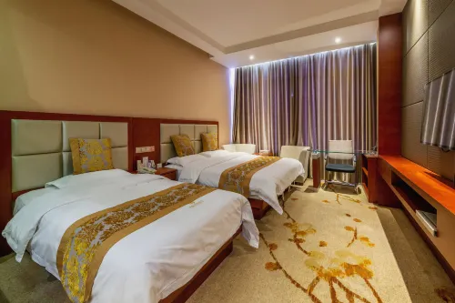 Xiping Runfeng Business Hotel