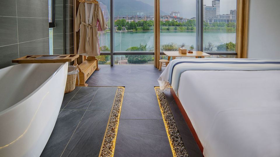 Qingfeng Four Seasons Hotel