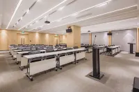 Weihai Rongcheng shidao Atour Hotel