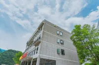 Mountain Lake Homestay Ping Qian town/Dajiuhu national wetland park 호텔