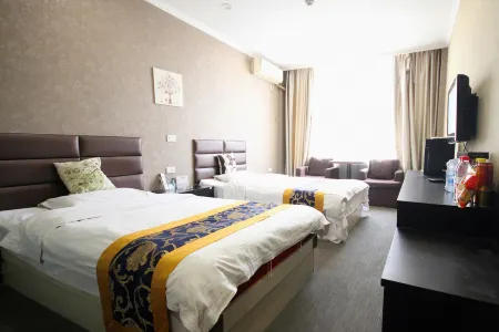 Xingping Yihai Hotel