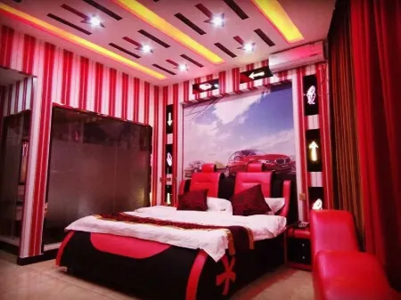 Kaimeng Theme Hotel (Wuchang Station Yuanhua Xintiandi Shopping Plaza)