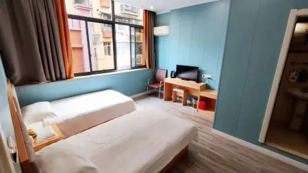 Dongxin Hotel Отели рядом с достопримечательностью «University of Three Gorges - Faculty of Science»