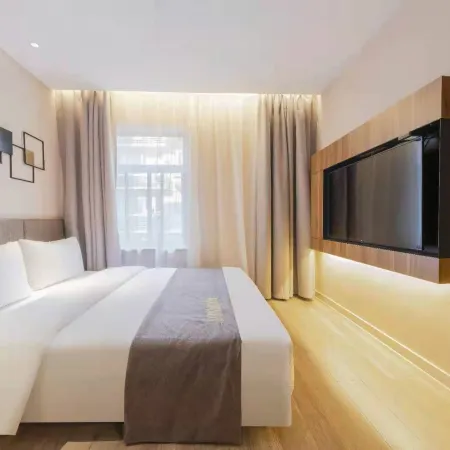 Homeinn Plus Hotel (Chongqing Daping Longhu Times Tianjie Store) Отели рядом с достопримечательностью «Станция метро Daping»
