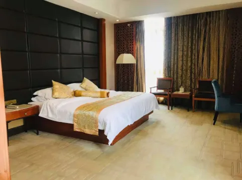 East to Hongqinglou Hotel