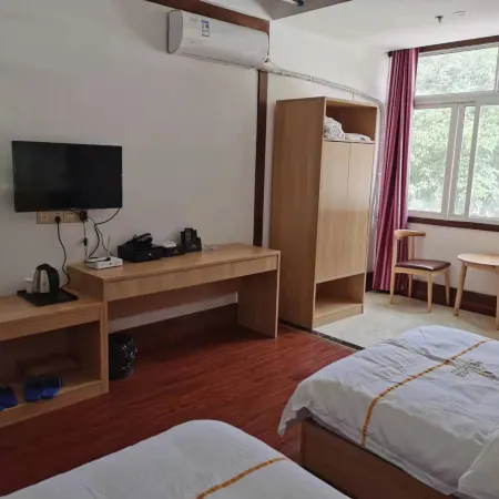 Cuoka Lake Homestay