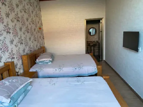 Beijing Yishan Courtyard Folk Restaurant Hotels near Miyun Renjian Flower Ocean Lavender Manor