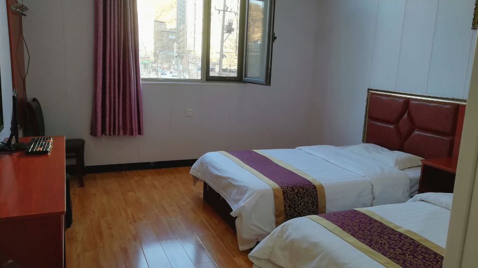 Yanchuan Yijia Hotel