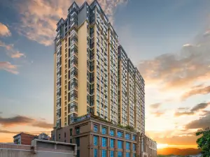 Leader Hotel