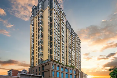 Leader Hotel