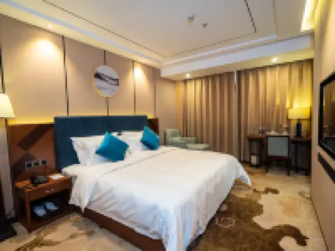 Peninsula International Hotel Hotels in Lichuan