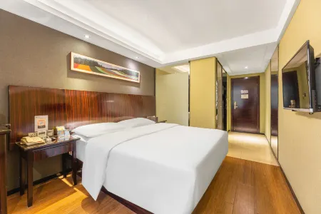 The Posh Hotel Отели рядом с достопримечательностью «Zhengjue Ancient Temple»