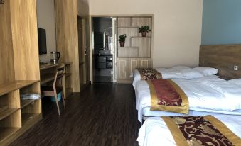 Dongtai Huayue Forest B&B