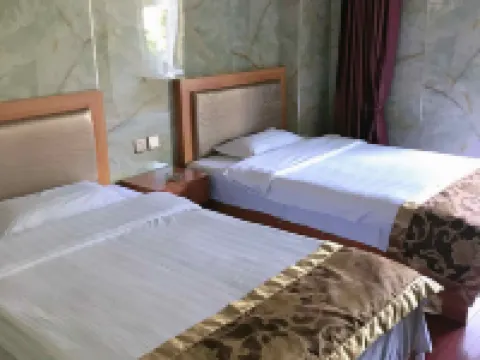 Huaying Chunqing Hotel