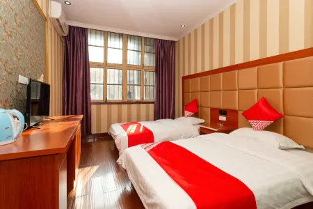 Holiday Hotel Отели рядом с достопримечательностью «Hailian Temple»