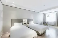 Free comfort（Beijing Niujie Subway Station Xuanwu Hospital） Hotels near Liao'an East Gate Relic Site