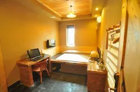 Old Tree Inn Hotels in Xianghe
