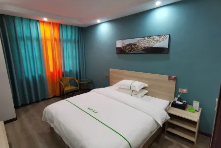 Shiqian Chengbei Hot Spring Hotel Отели рядом с достопримечательностью «Shiqian Hot Spring Scenic Area»