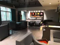Ziqi Donglai Hotel Các khách sạn ở Nguyên Giang