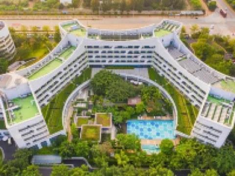 Chengmai Blue Horizon Junhua Hotel (Hainan Ecological Software Park Store) Hotels near Yongqing Temple