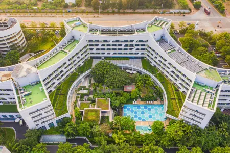 Chengmai Blue Horizon Junhua Hotel (Hainan Ecological Software Park Store)