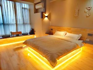 Laizhou Jinhe Light Luxury Hotel (Wantong Building Materials Wholesale Market)
