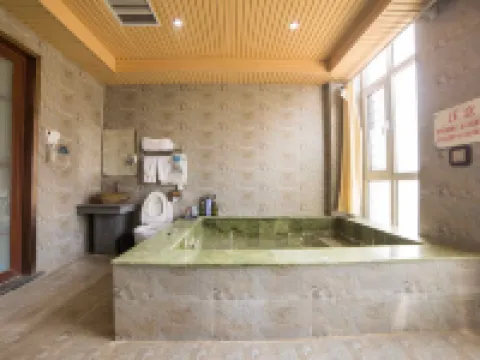 Jiangnanchun Hot Spring Club Hotels in Gaizhou