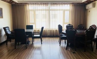 Qianying Hot Spring Plaza Hotel
