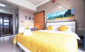 Yunshu Giant Screen Cinema Apartment (Wanda Plaza)