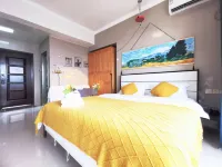 Yunshu Giant Screen Cinema Apartment (Wanda Plaza)
