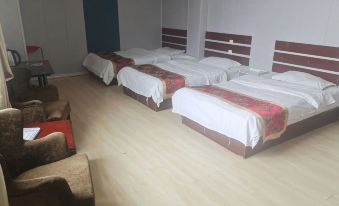 Baoruijia Business Hotel