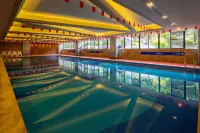 Zhangjiajie World Water Four Seasons International Hotel - Pool