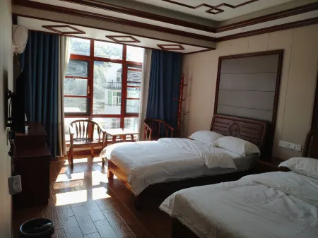 Yuexi Fengyi Hotel Отели рядом с достопримечательностью «Rainbow Waterfall Scenic Spot In The Dabie Mountains»