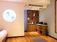 Grey Whale Intelligent Hotel (Baoding Mancheng People's Hospital) Hotels near The Seventh Hospital of Baoding