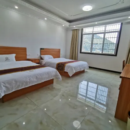 Anhua Huihui Hotel